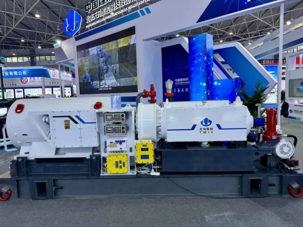 低息配资网开户 中国煤科天玛智控国内最大功率1000kW压裂泵在贵州国际能源产业博览交易会上重磅发布